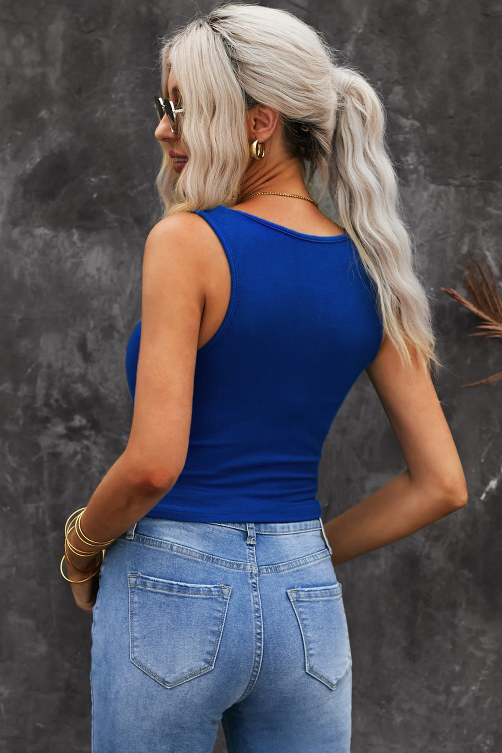 4bdcbe545c214e48a9d53a2e3502a566-Max