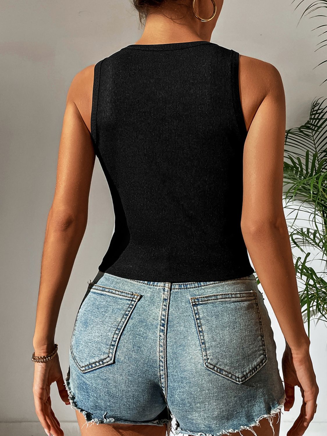 7077fa3e006b4a3c8a8bea13a464ecb7-Max