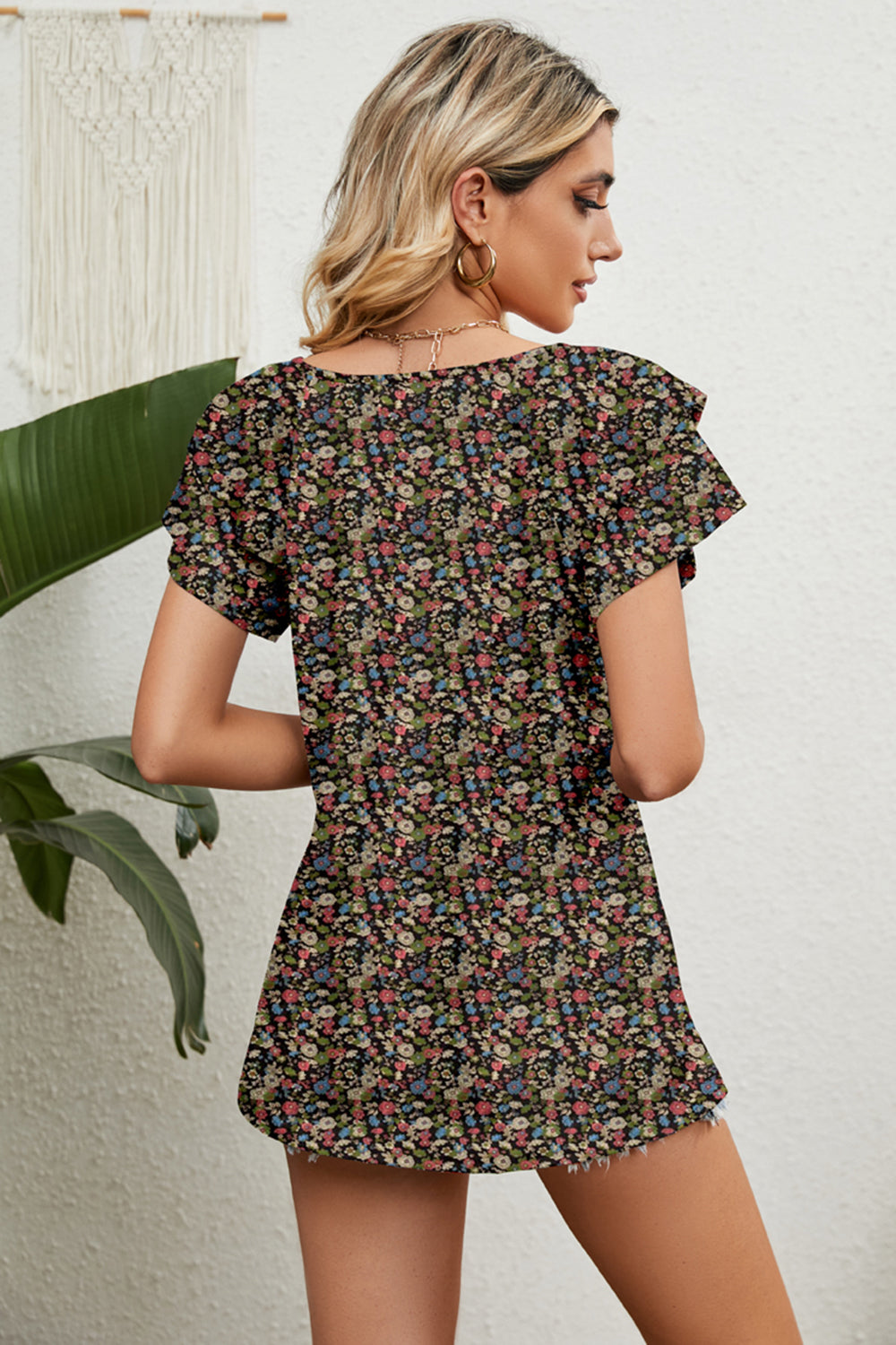 debff7ef781d4a228fa9049b1905f565-Max